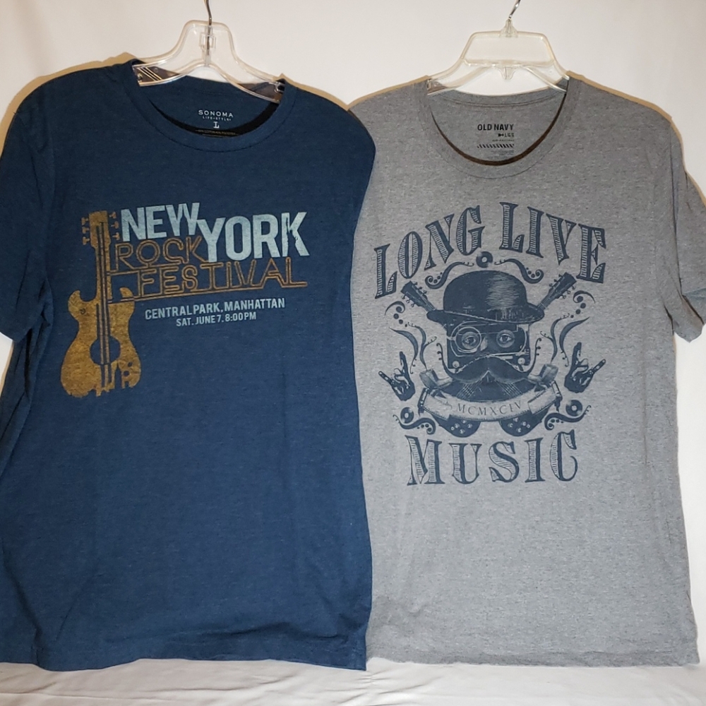 Lightly worn set of 2 Graphic T-shirts